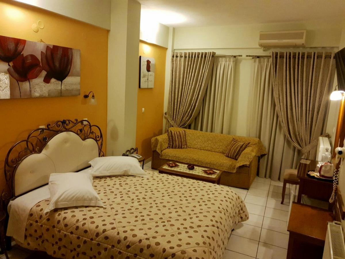 Pitho Hotel 3*